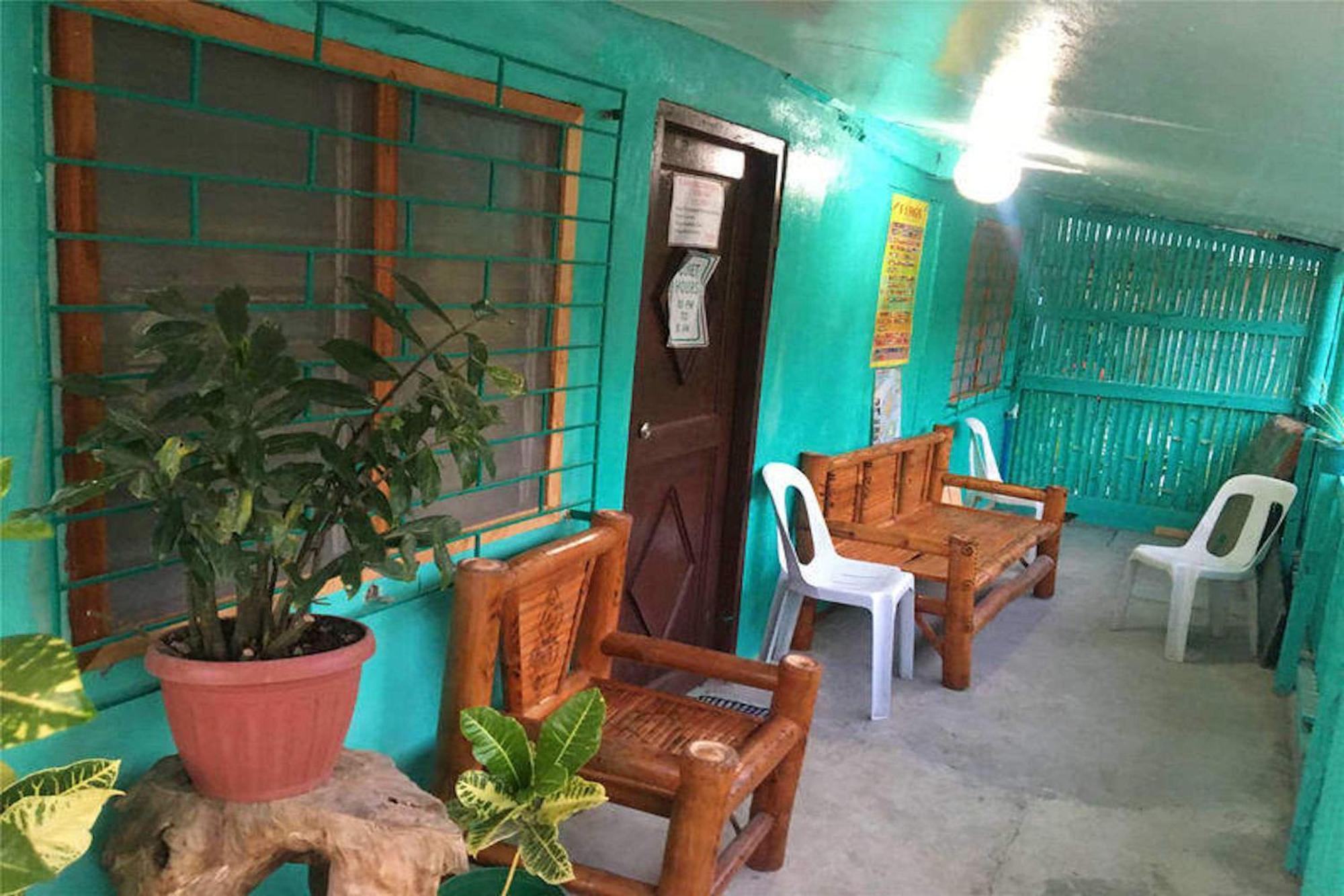 Oyo 928 Jjs Place Moalboal Exterior photo